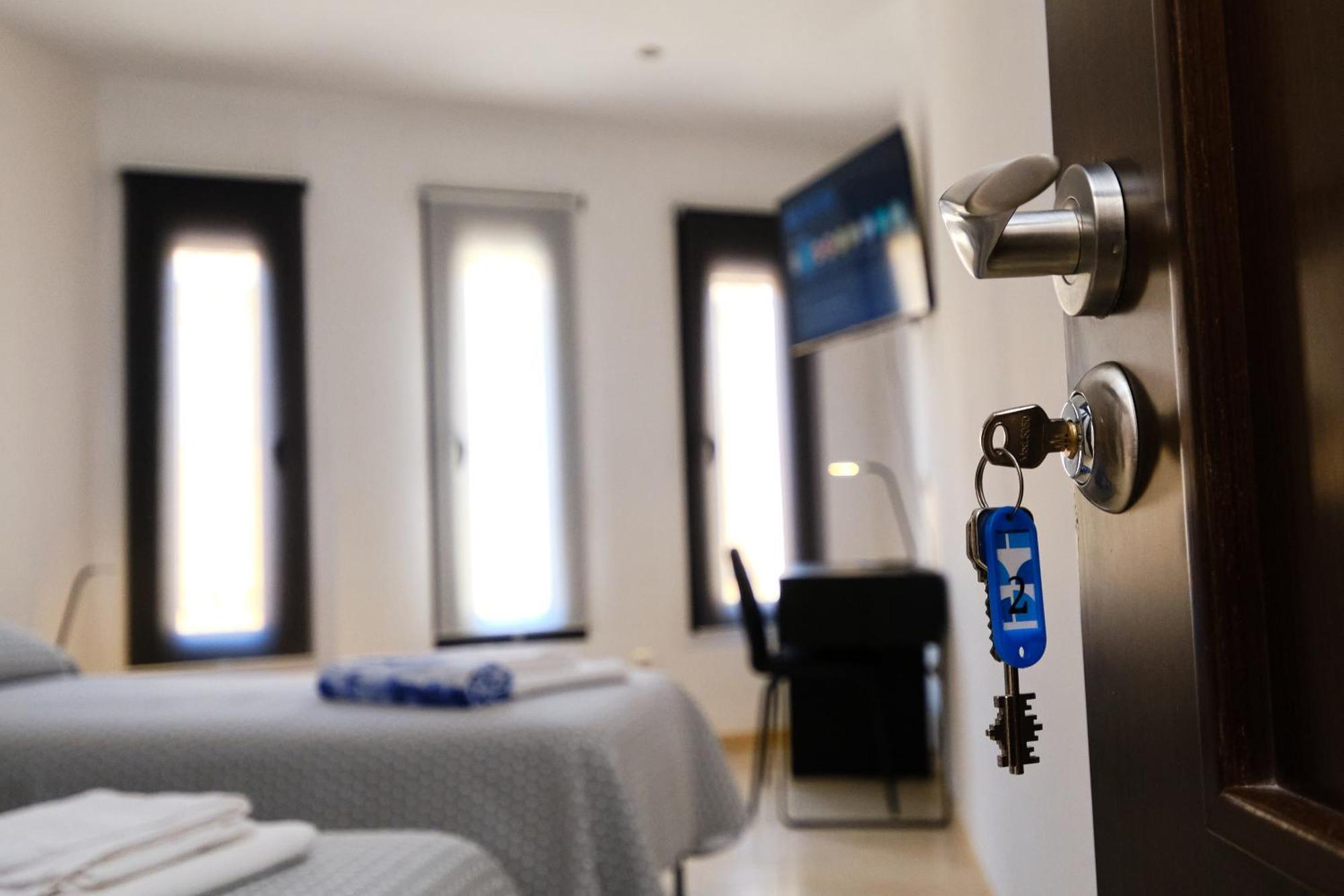 Habitaciones Pensadas Para Ti Фуэнхирола Экстерьер фото
