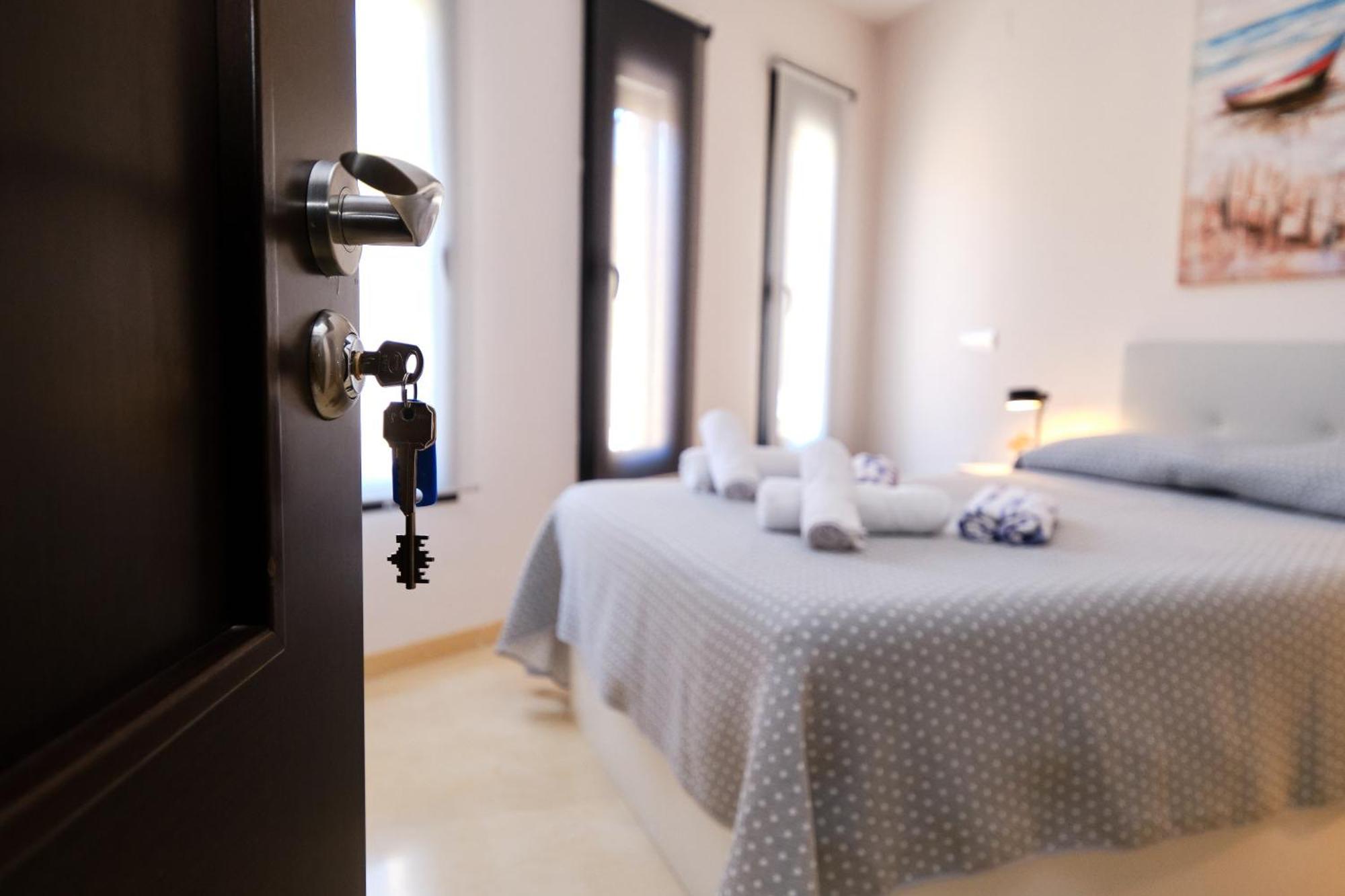 Habitaciones Pensadas Para Ti Фуэнхирола Экстерьер фото